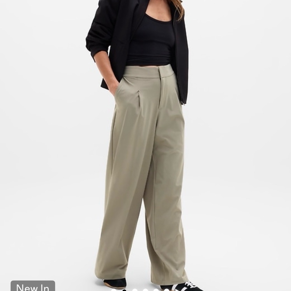 Athleta Pinnacle High Rise Trousers size 8 in Willow